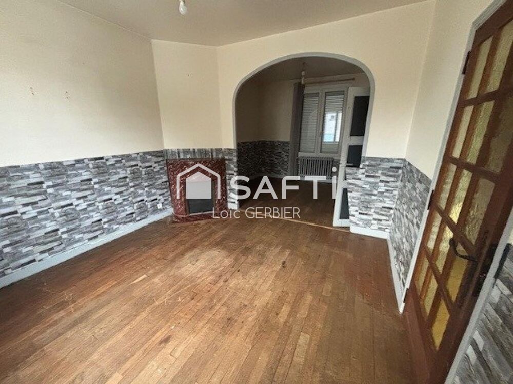 Marcilly-sur-Vienne  Maison de ville 2 chambres + dépendance  120 000 €