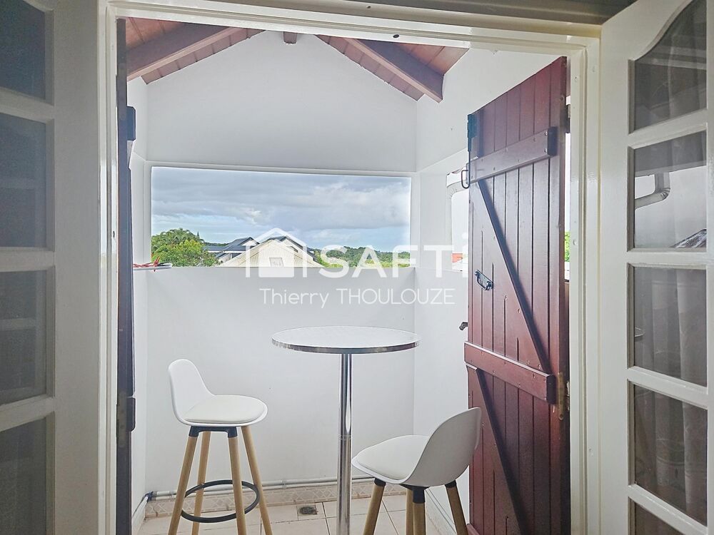 Location Appartement Haut de villa T2 Meublé dans lotissement Lamentin