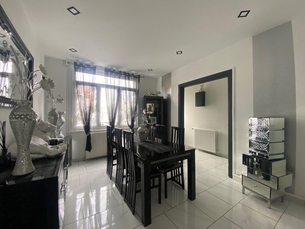 MAISON SEMI-INDIVIDUELLE AVEC GARAGE