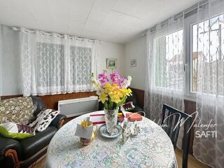  Immeuble à vendre 213 m²