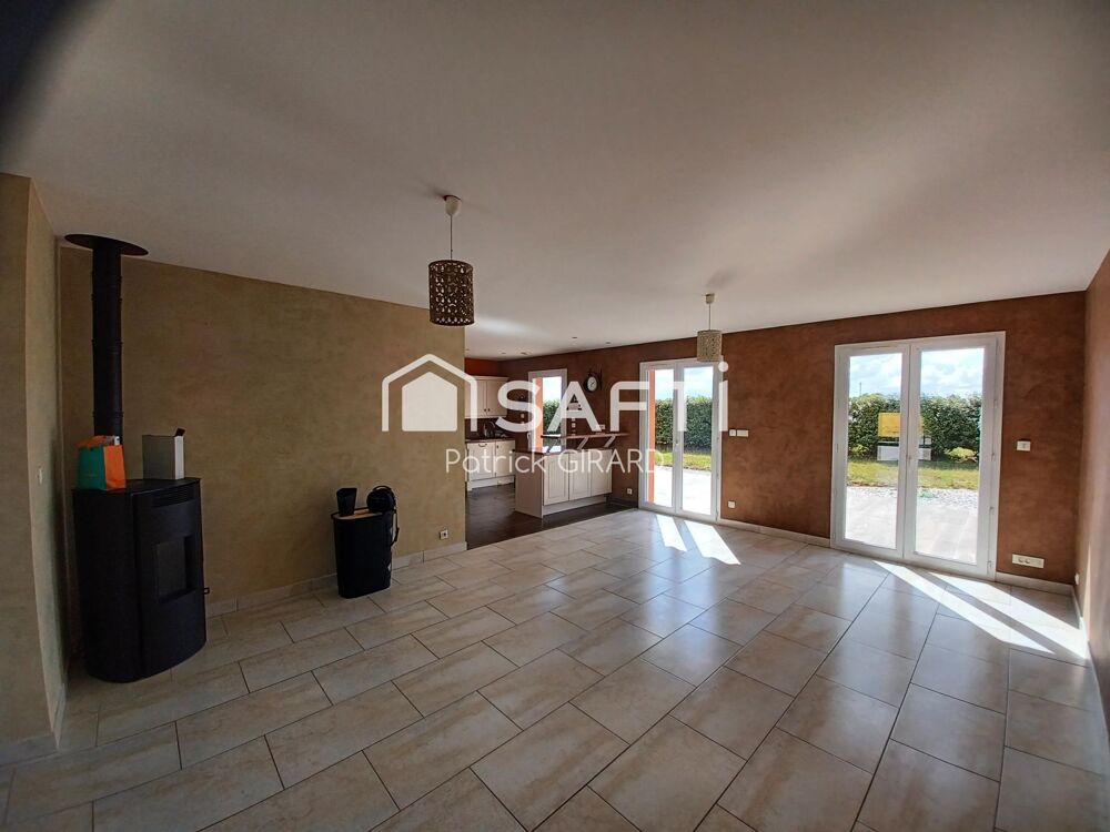 Maison disponible de suite en parfait état ,aucun travaux de rénovation à prévoir.
