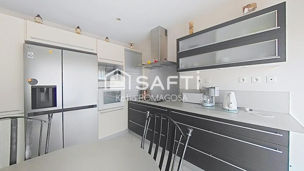 Le confort absolu : 175 m² habitables - 4 chambres - piscine au sel