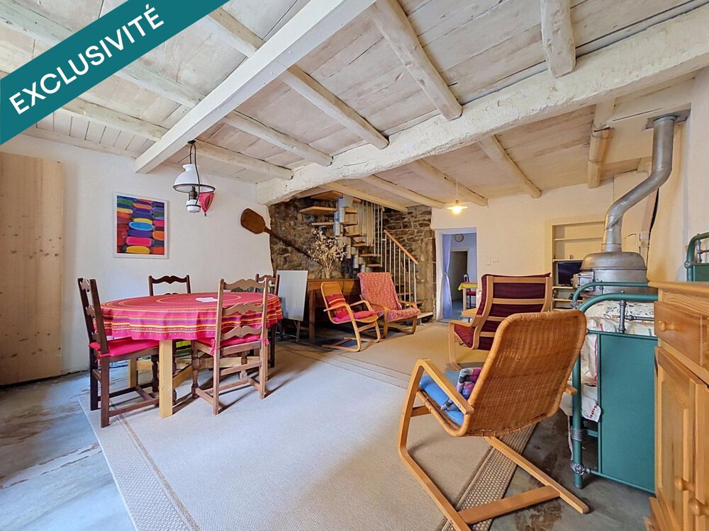 Vente Maison Une maison de caractère avec deux terrasses, superbe cave voûtée et plus de 1 150 m² de terrain, au cœur de Camplong. Camplong
