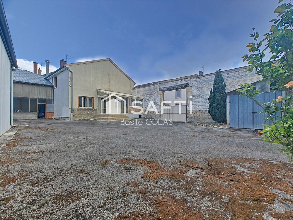 Vente Maison Corps de ferme avec 550 m² de dépendances Aussonce