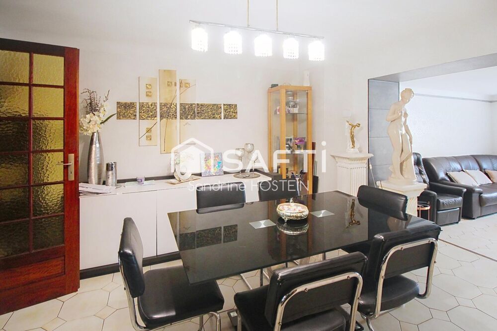 Maison rénovée de 120m2 avec 3 chambres et 2 terrasses!