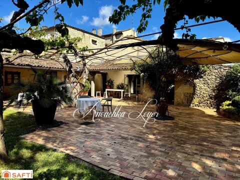 ENSEMBLE IMMOBILIER AVEC MURS ET FOND DE COMMERCE 900000 33490 Saint-macaire