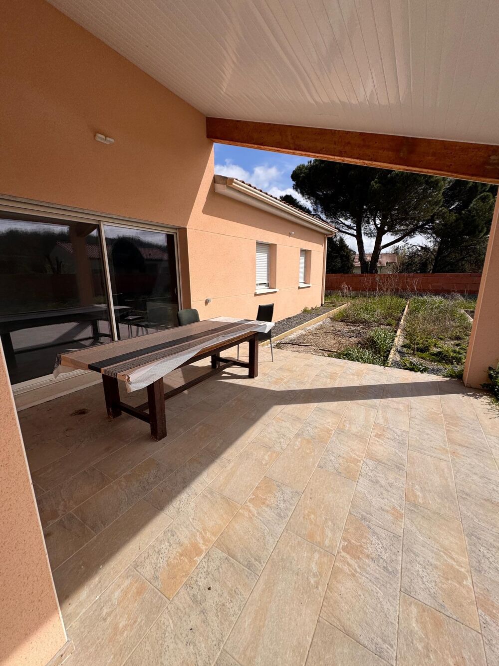 Maison Guitalens, avec aménagement extérieur à finir