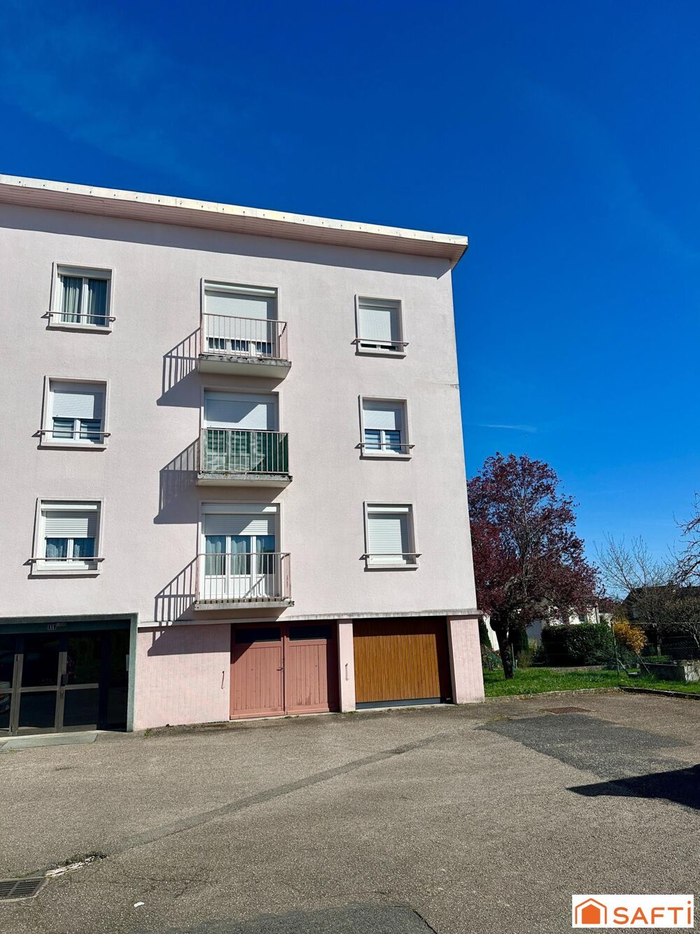 Appartement rénové avec 3 chambres