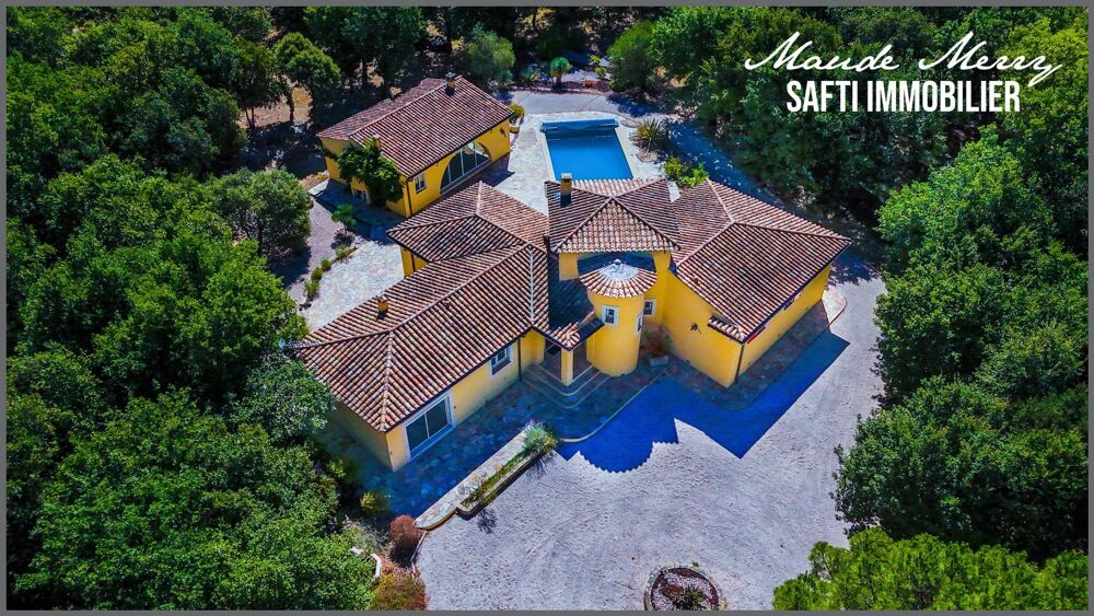 Villa au charme Povençal de 165 m2 - 4 chambres dont 3 au RDC et un bureau - pool house de 55 m2 - piscine - garage avec comble
