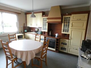  Maison  vendre 8 pices 180 m