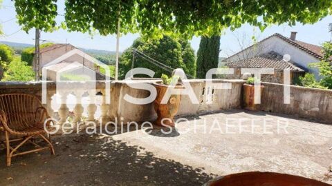   Maison de village en pierre de 216m2, exterieur de 100m2 ainsi que 216m2 de cave vout. Maison - 7 pice(s) - 216 m
