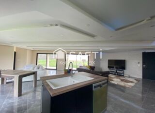  Maison  vendre 6 pices 195 m