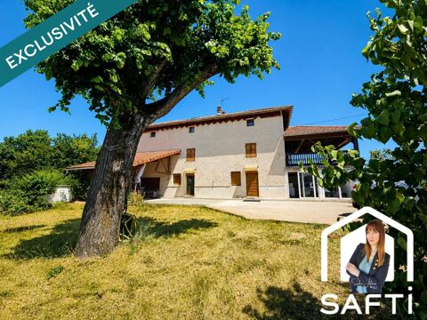   Maison de caractère à rénover avec près d'un hectare de terrain et fort potentiel d'aménagement. Maison - 7 pièce(s) - 130 m²