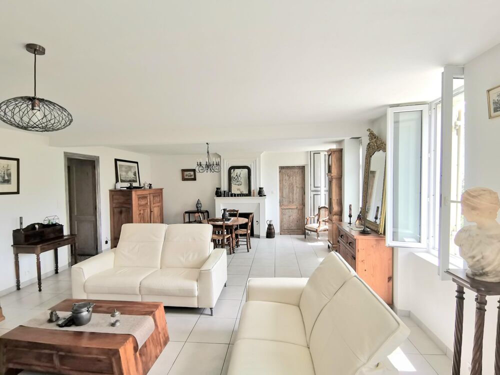 Vente Maison Maison 200 m², 4 chambres,Piscine chauffée,Terrain 1313 m² ,Au calme Reignac