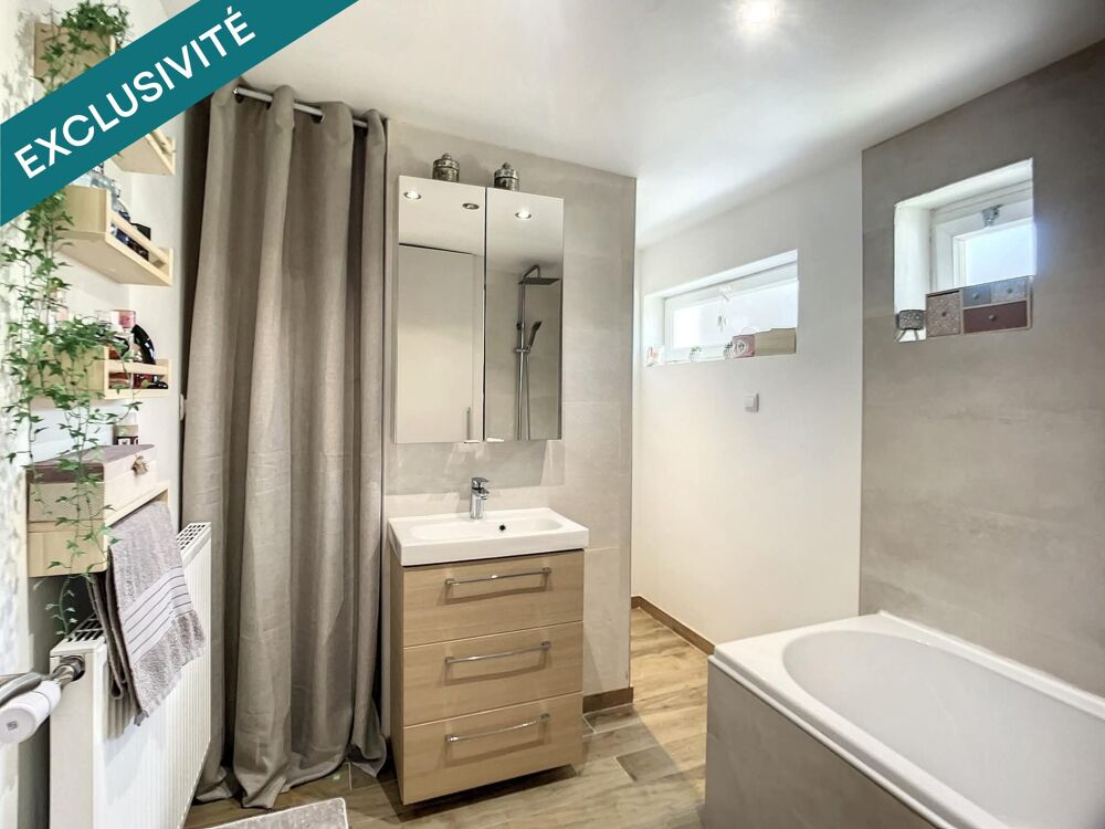 MAISON RENOVEE 2 CHAMBRES COMBLES JARDIN