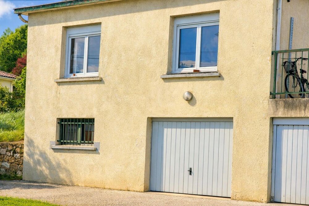 Jolie maison de ville à Pujols, charme assuré