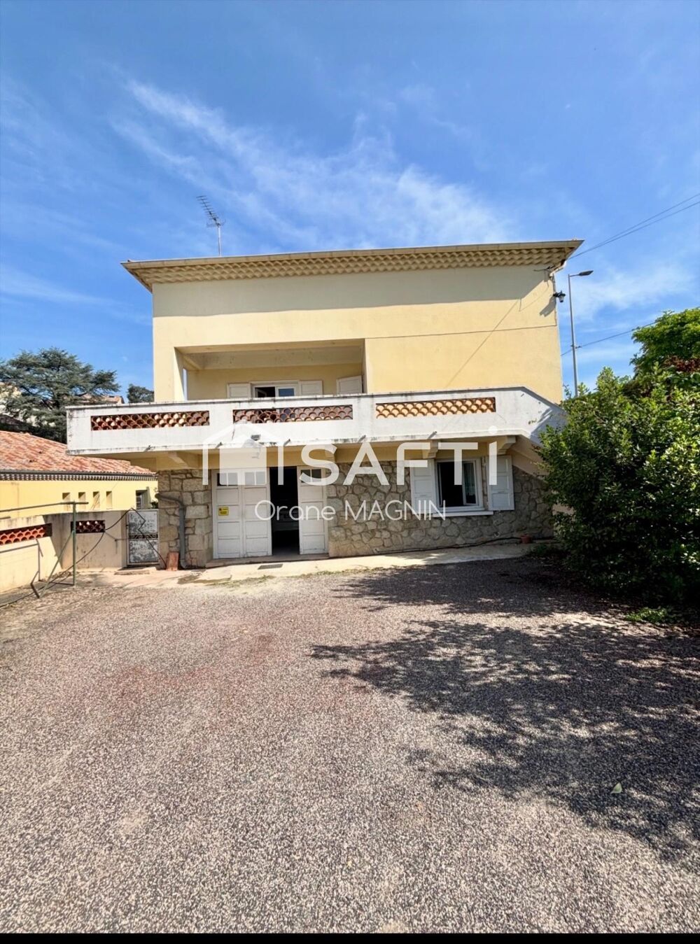Maison avec de beaux potentiels