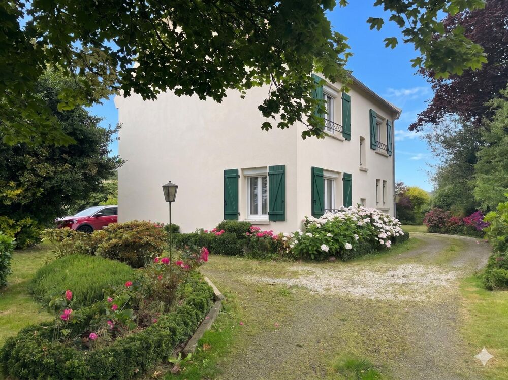 Maison familiale sur 3 900 m² de jardin bucolique  Fort potentiel d'aménagement à Plabennec