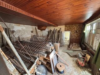  Immeuble à vendre 234 m² Mezilles