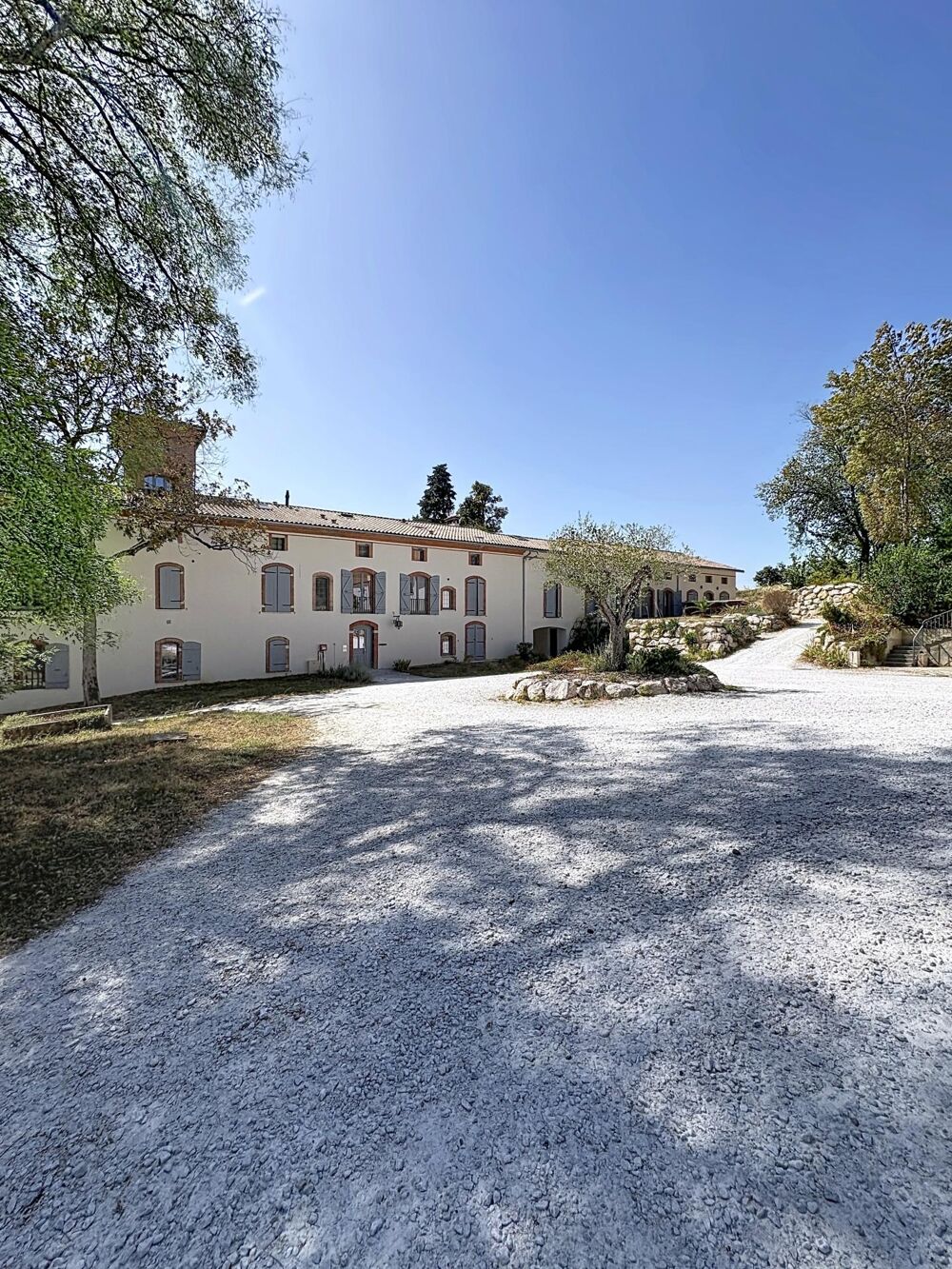 Location Appartement Vivre l'histoire, profiter du confort moderne Dremil-lafage