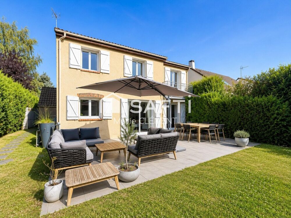 Vente Maison Magnifique maison individuelle de 135 m2, 4 chambres, double garage, terrain de 696 m2 sans vis à vis. Lesigny
