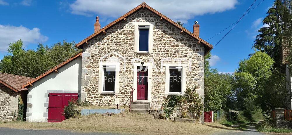GIAT  MAISON EN PIERRES AVEC POTENTIEL, TERRAIN CLOS DE 842 M²