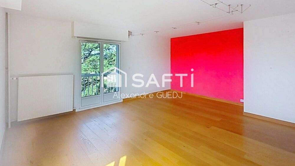 Vente Appartement GRAND T4 DE 95 M² EN EXCELLENT ETAT + TERRASSE + PARKING + CAVE Caluire-et-cuire