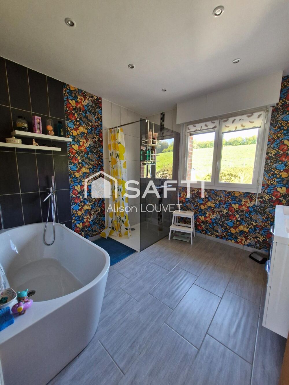 Vente Maison maison avec 2 grand garages et 5 chambres . Quesques