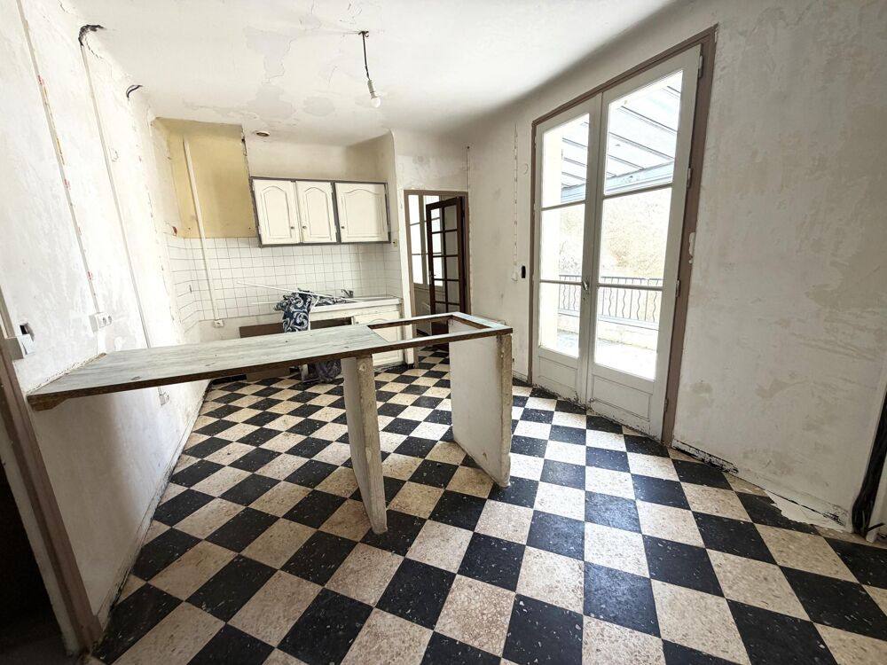 Vente Maison Sénas, maison de ville à fort potentiel avec jardin Senas