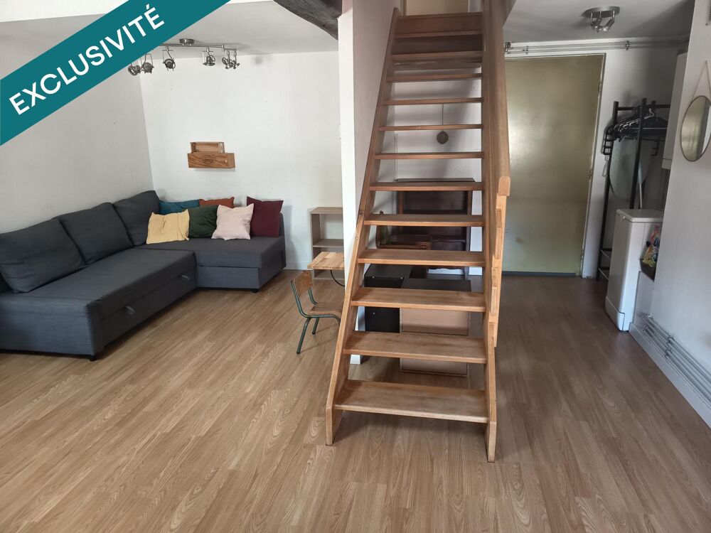 A découvrir situé au coeur de la ville de Mâcon cet appartement en duplex est idéal pour un investissement locatif ou premier ac