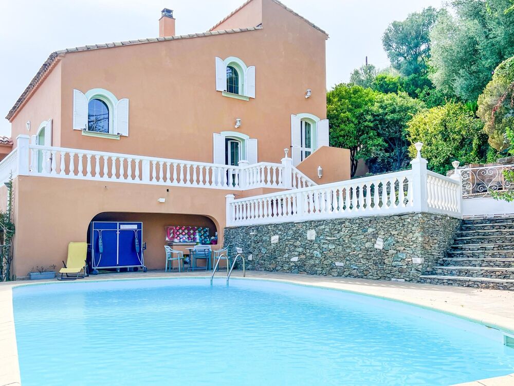 VILLA VUE MER ET PISCINE EN CORSE