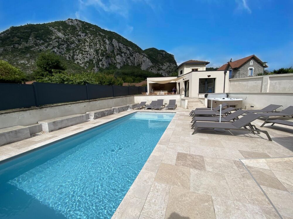 Propriété d'exception, 15 chambres, 1000m2