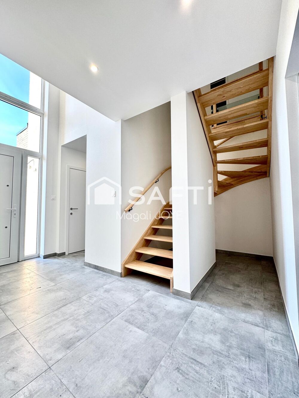 Maison d'architecte de 2024 en Semi-plain-pied