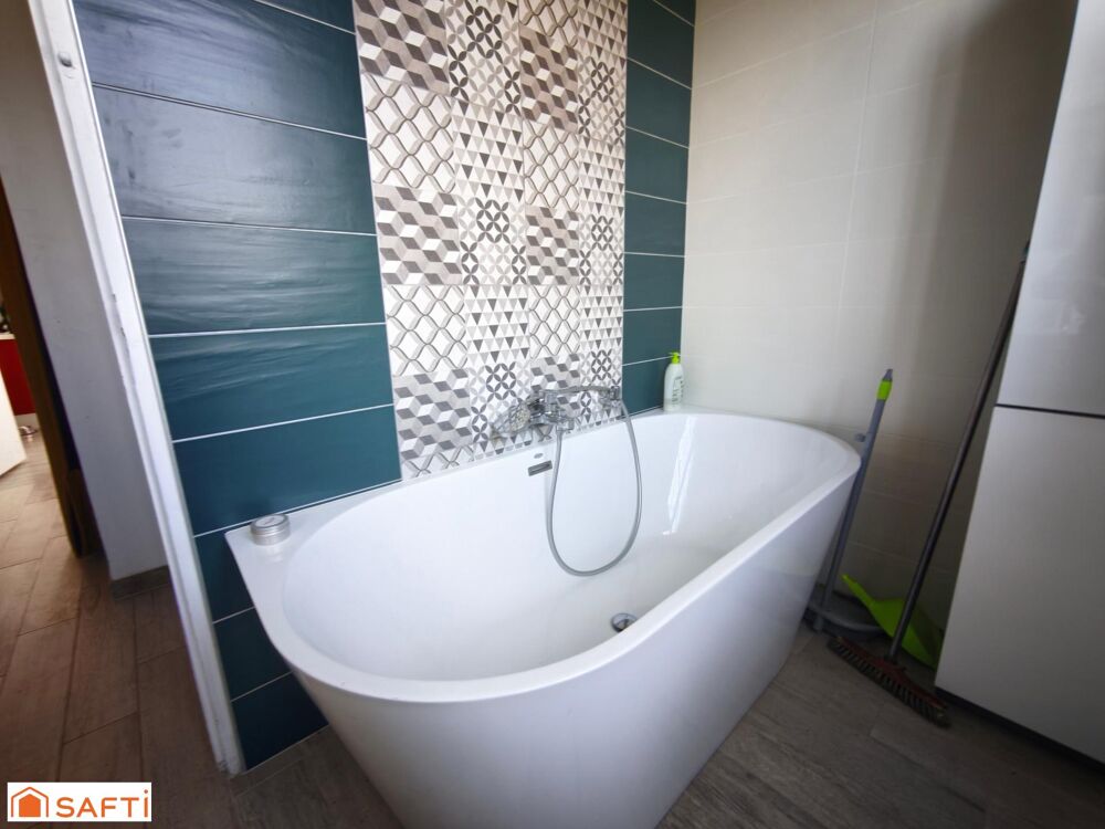 Vente Maison Maison 5 Chambres, 120m2 plus sous sol total Rosny-sur-seine