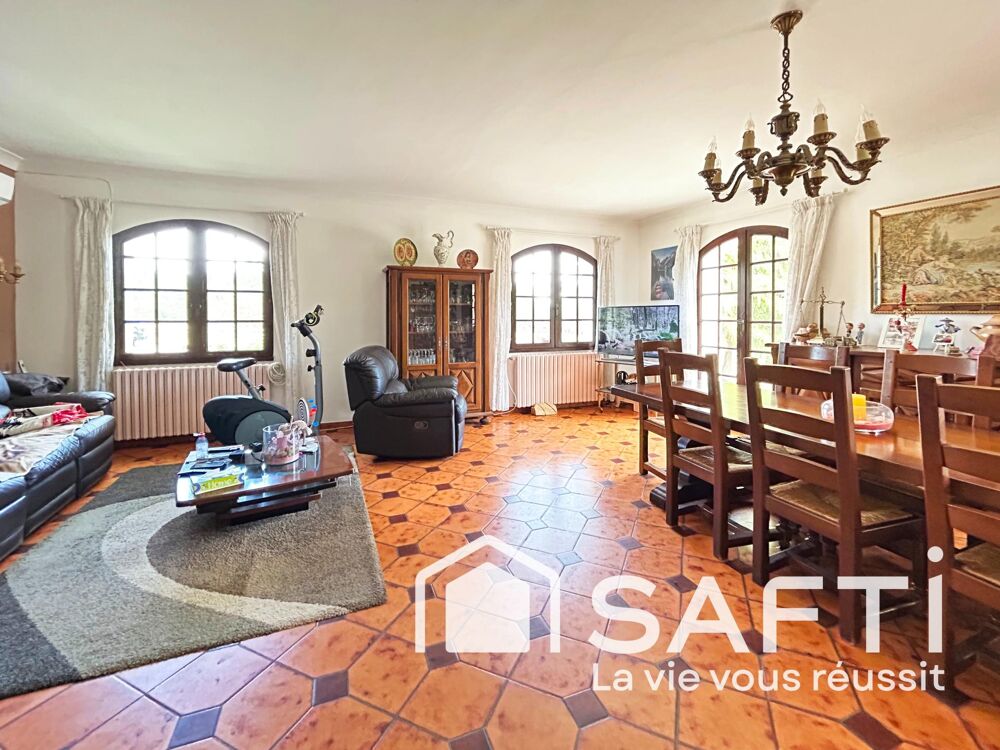 Vente Maison Maison de 235m² avec parc de 11880m² et piscine Pompignac