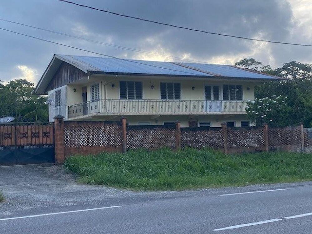 Vente Immeuble Maison R+1 de 270m2 - 2 T3 RDC & 1 T6 à l'étage Matoury