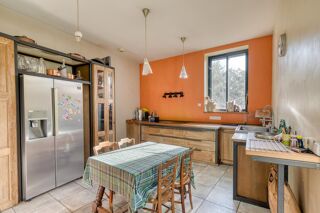  Maison  vendre 9 pices 342 m