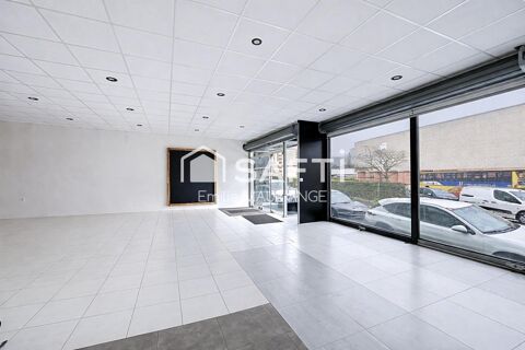   146 m² de surface commerciale + 98 m² d'atelier/stockage 