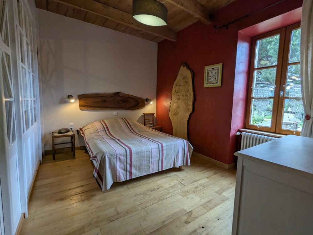 Ensemble immobilier à deux pas de Saint Cirq Lapopie