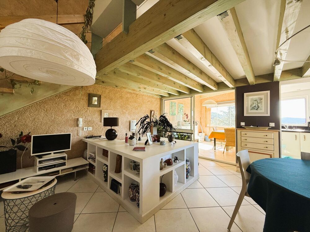 Appartement 5 pièces 95 m² · à Callas · 95 m² · 274 000 €