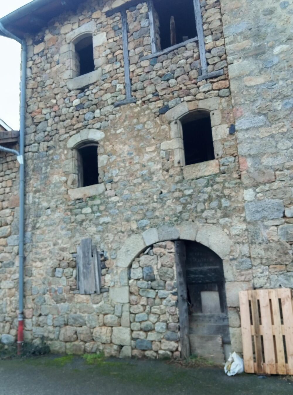 Maison de village avec gros potentiel à renover entièrement