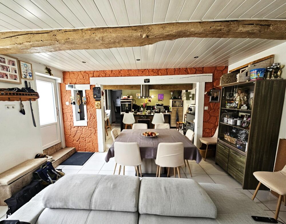 Belle longère de 110 m² sur 2500 m² de terrain avec garage
