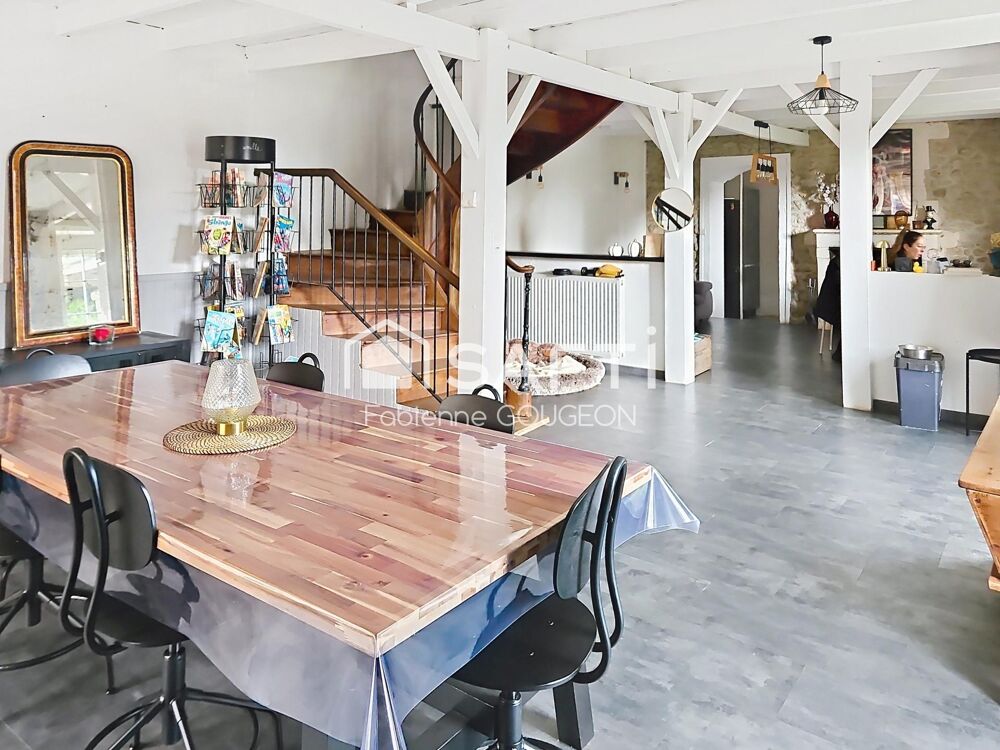Superbe Maison Charentaise de 1850 à Balzac (16430)  149 m²