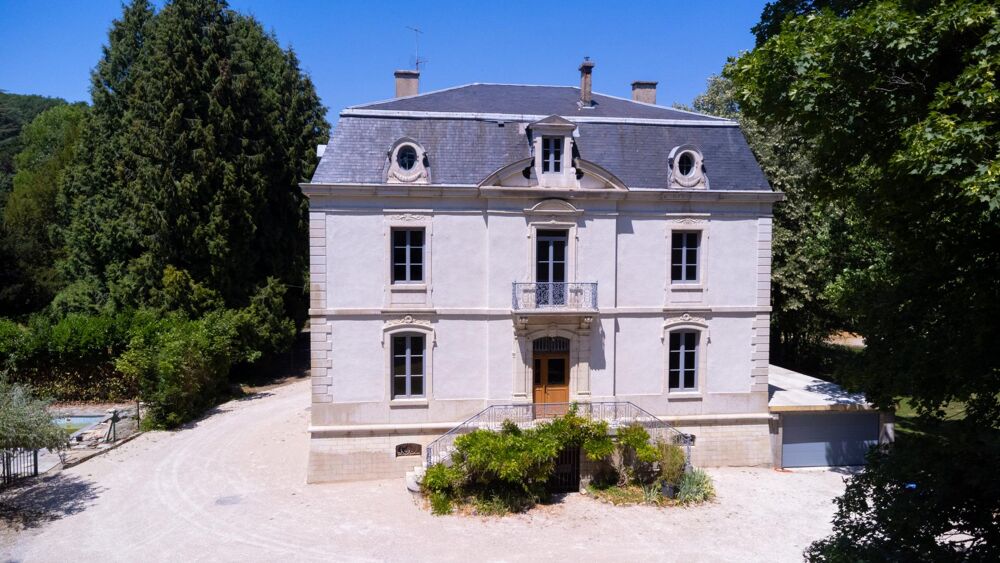 Maison 14 pièces 360 m² · à Neuville-sur-Ain · 360 m² · 930 000 €