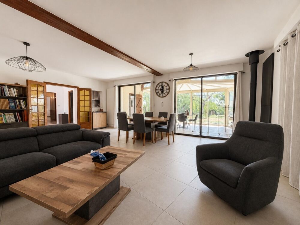 Maison rénovée de plain pied de 133 m² sur un terrain de 2245 m²