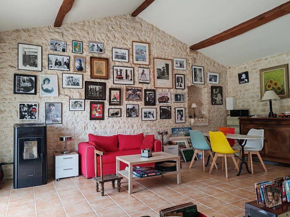 Charmante propriété avec gîte, piscine et vaste terrain à Courcoury