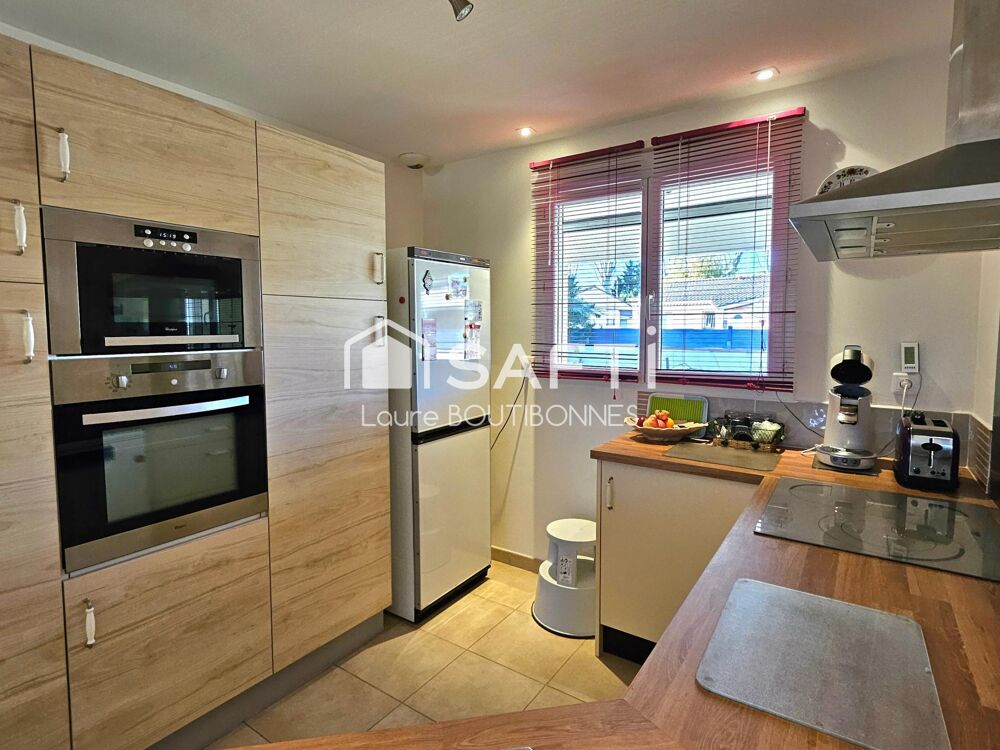 Vente Maison Maison de plain pied double garage et piscine Saint-sulpice-la-pointe