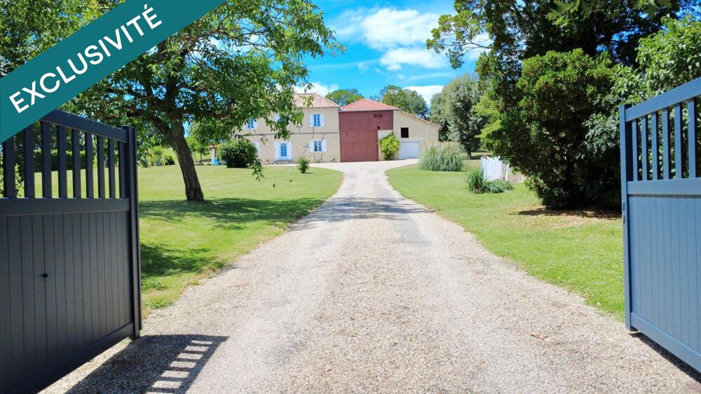 Vente Maison PROPRIÉTÉ EN PIERRE AVEC PISCINE, DÉPENDANCES ET VUE SUR LA VALLÉE DE L'ARRATZ Valence