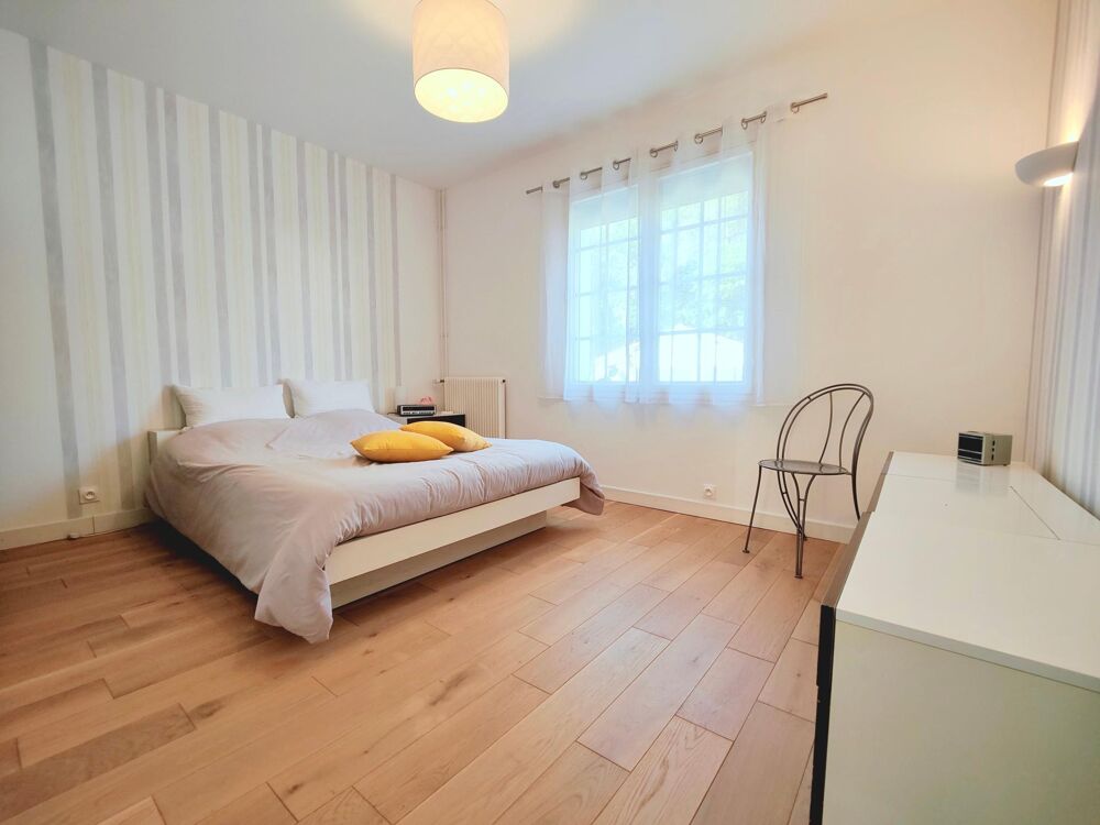 Vente Maison Pavillon T6, piscine, pompe à chaleur, garage 53m² Leognan