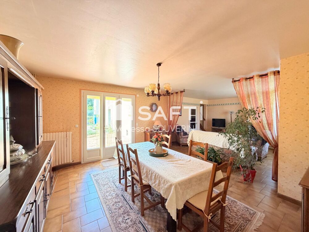 Maison T5 avec dépendances et 3 garages et jardin